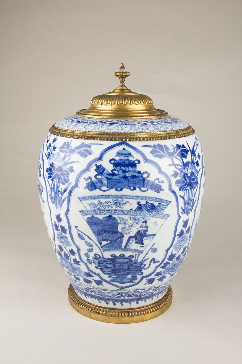 Covered Jar, Porcelain painted in underglaze blue, China