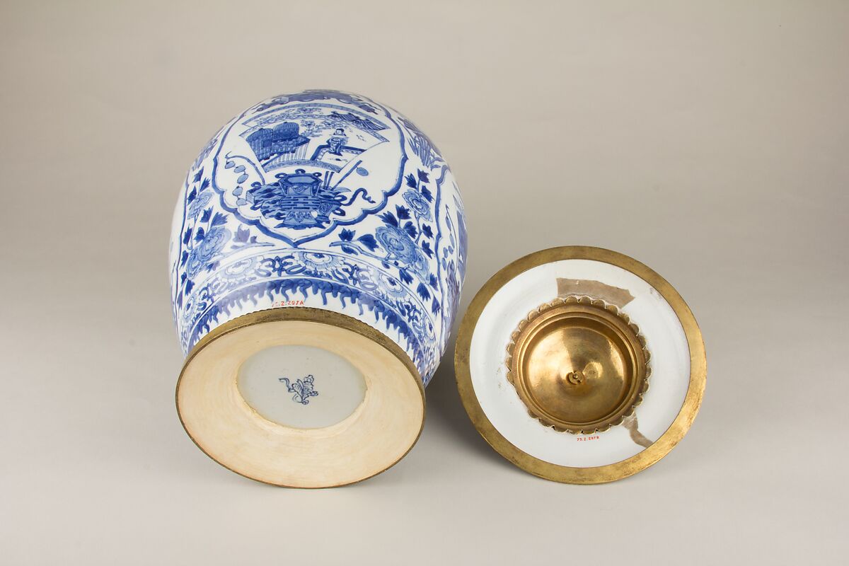 Covered Jar, Porcelain painted in underglaze blue, China
