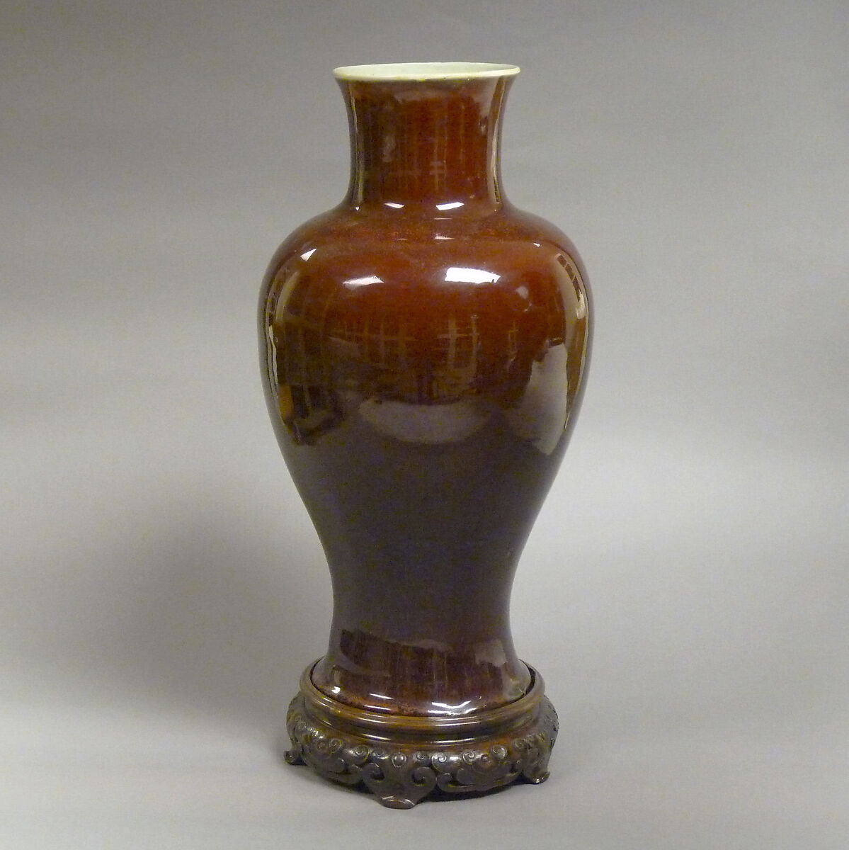 Vase, Porcelain with ox-blood glaze, China 