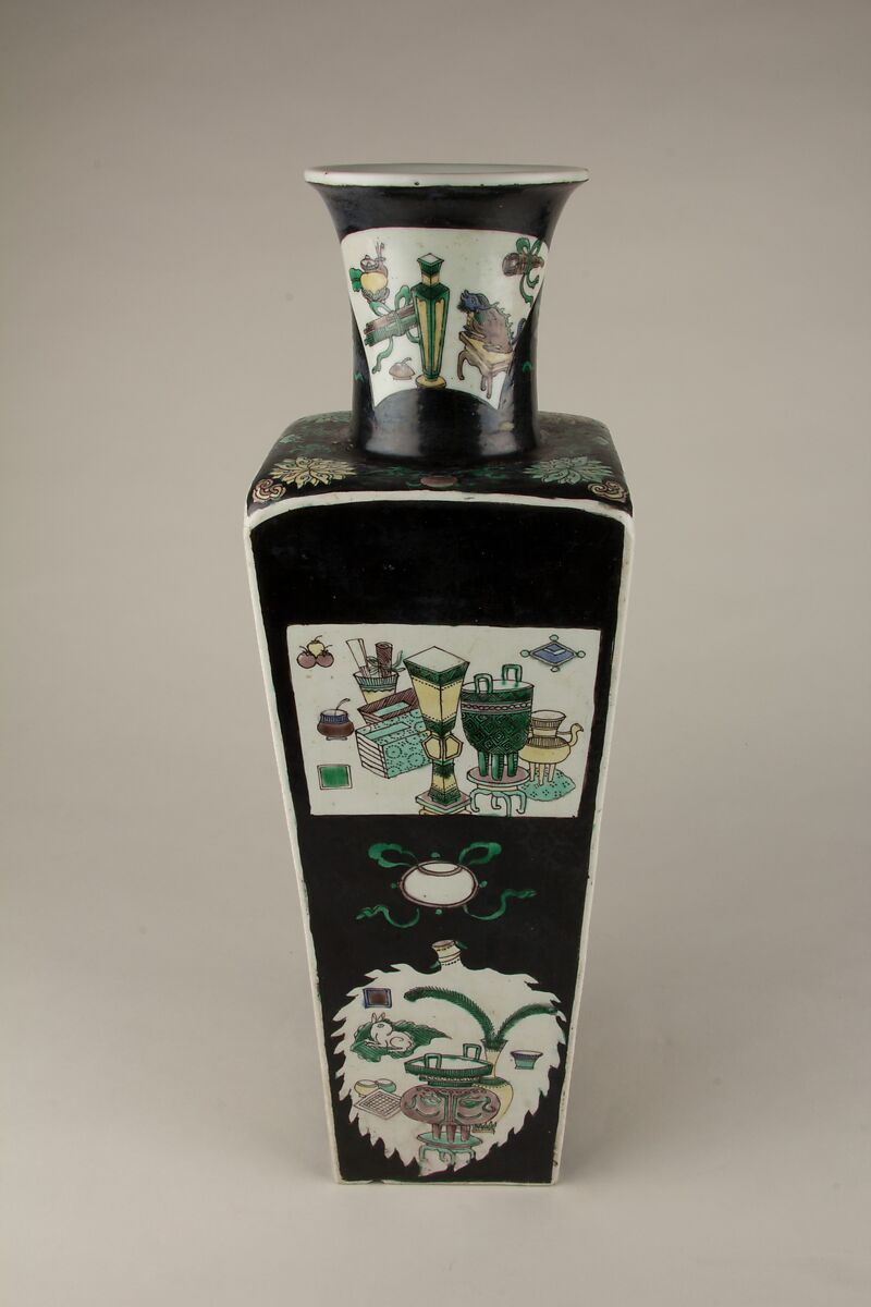 Vase, Porcelain painted in famille noire enamels, China 