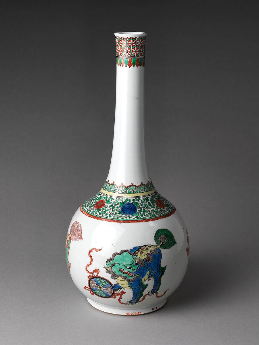 Bottle with Lion, Porcelain painted with colored enamels over transparent glaze (Jingdezhen ware), China