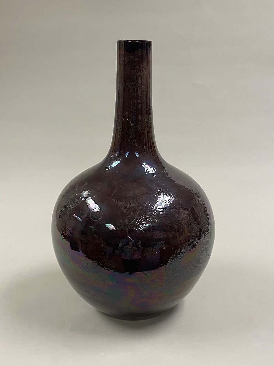 Gobular bottle with dragon, Porcelain with incised decoration under brownish purple glaze (Jingdezhen ware), China 