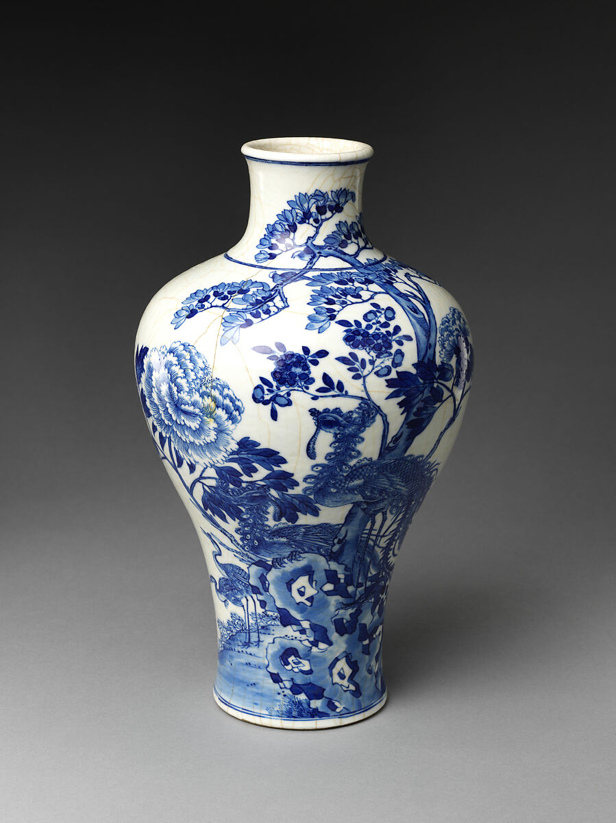 Vase decorated with auspicious animals, Soft paste porcelain painted in underglaze cobalt blue (Jingdezhen ware), China