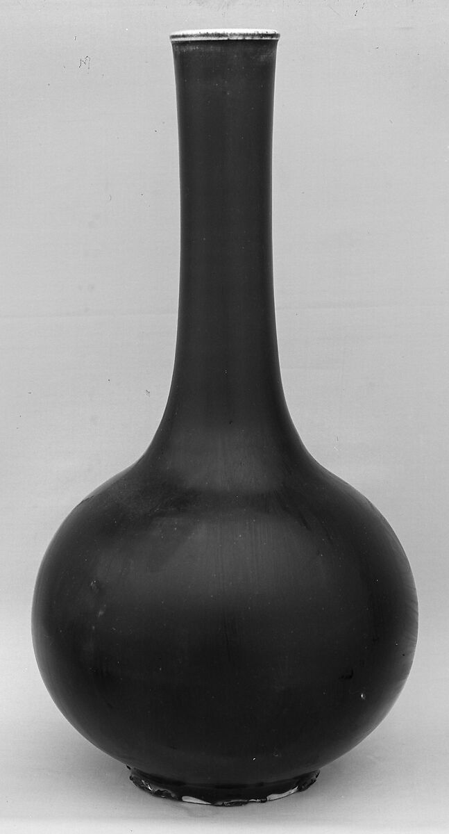 Bottle, Porcelain with ox-blood glaze, China 