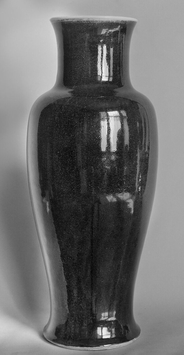 Vase, Porcelain with ox-blood glaze, China 