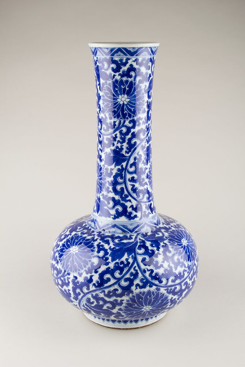 Bottle vase with floral scrolls, Porcelain painted in underglaze cobalt blue (Jingdezhen ware), China