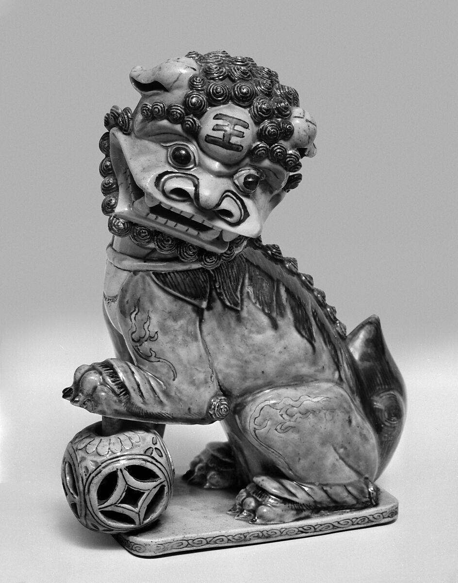 Figure of a Lion, Porcelain with polychrome enamels on the biscuit, China 