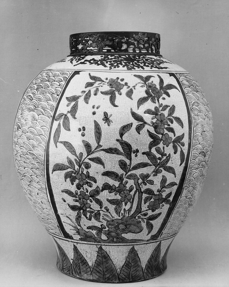 Large Jar, Clay covered with a crackled glaze and decorated with polychrome enamels (Hizen ware, Kutani type), Japan 