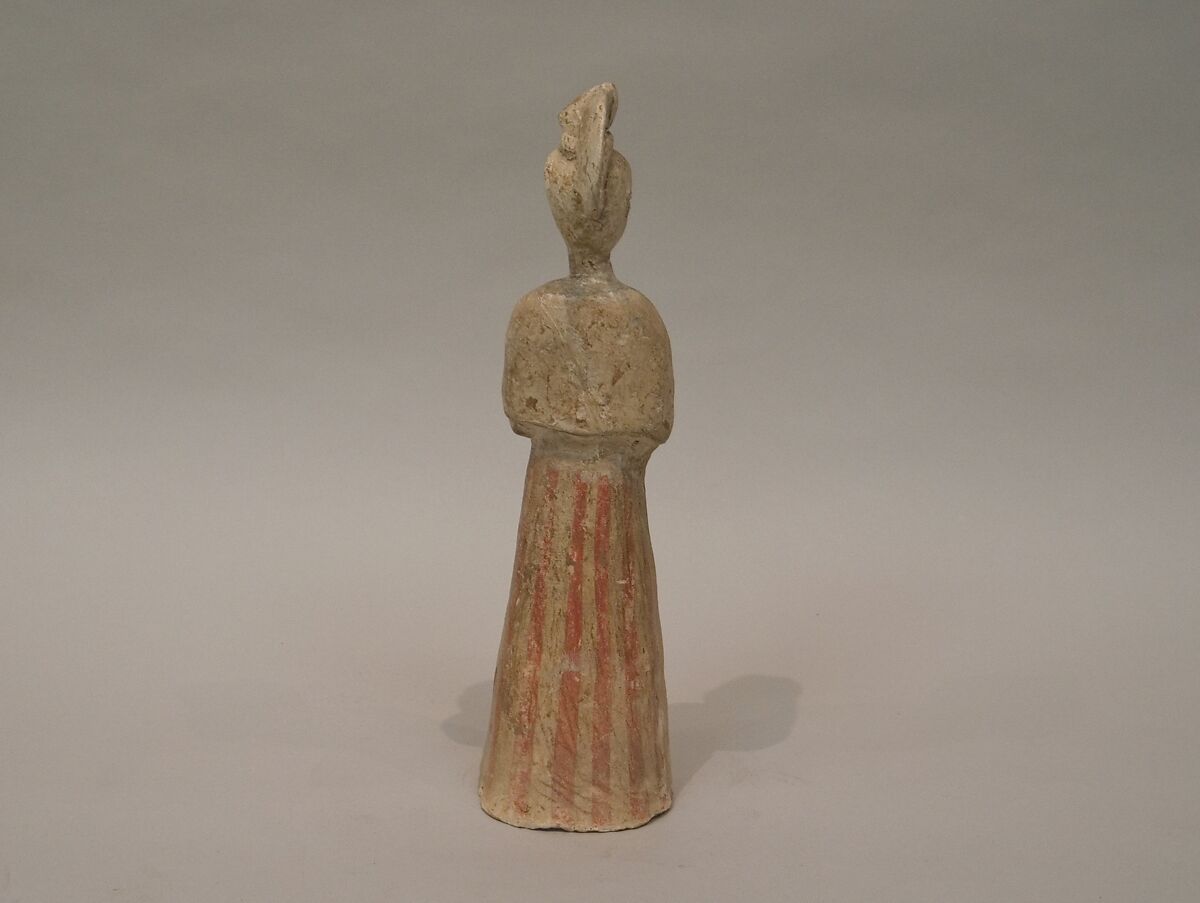 Figures, Unglazed pottery; only b: pottery, unglazed, whitish with traces of polychrome, China
