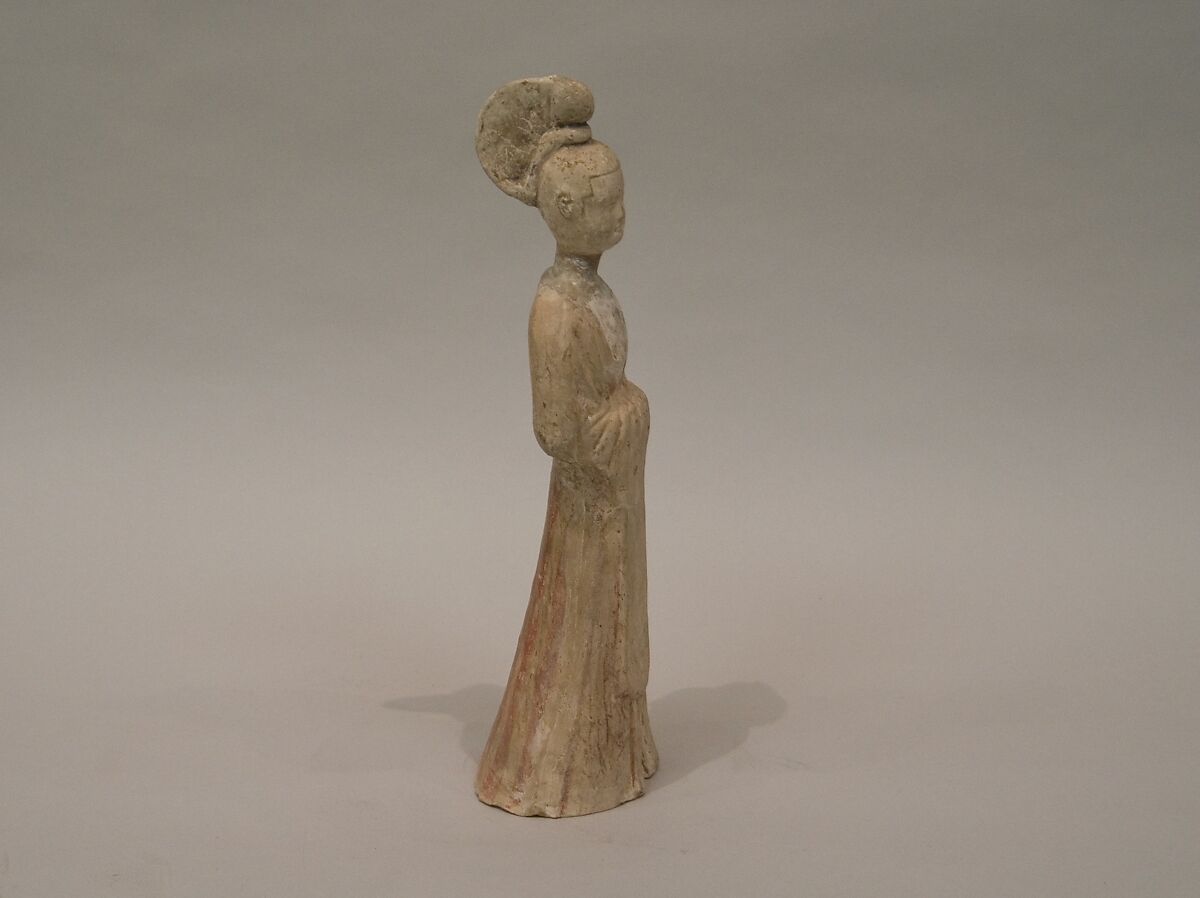 Figures, Unglazed pottery; only b: pottery, unglazed, whitish with traces of polychrome, China