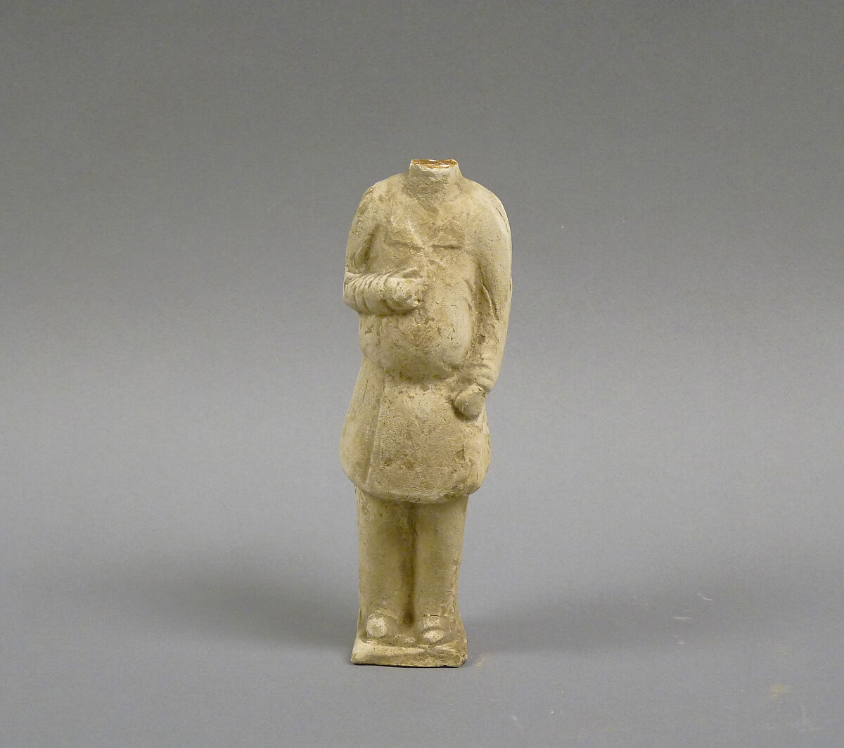 Figures, Unglazed pottery; only b: pottery, unglazed, whitish with traces of polychrome, China