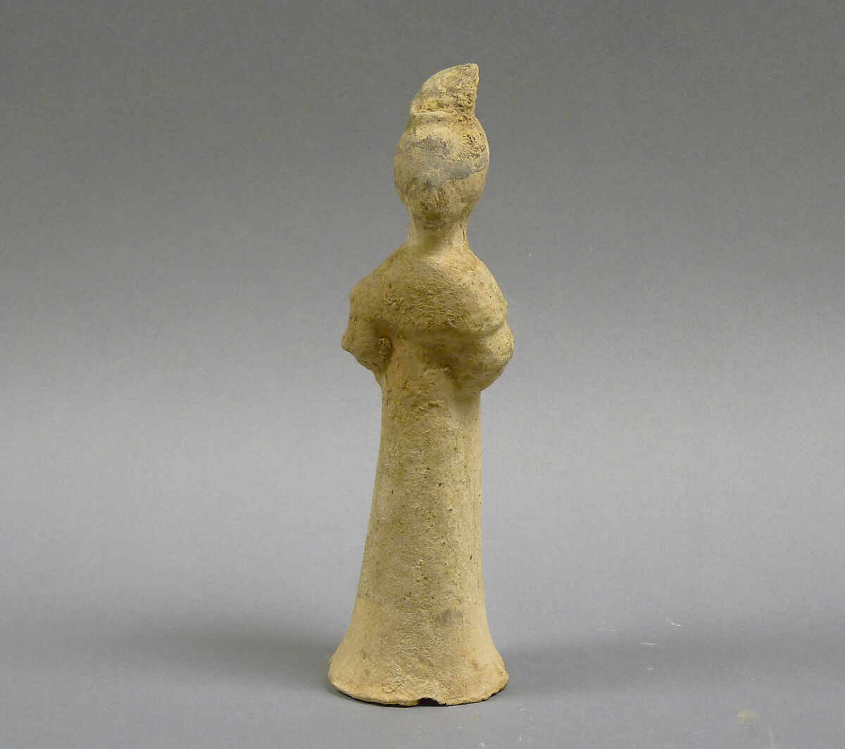 Figures, Unglazed pottery; only b: pottery, unglazed, whitish with traces of polychrome, China