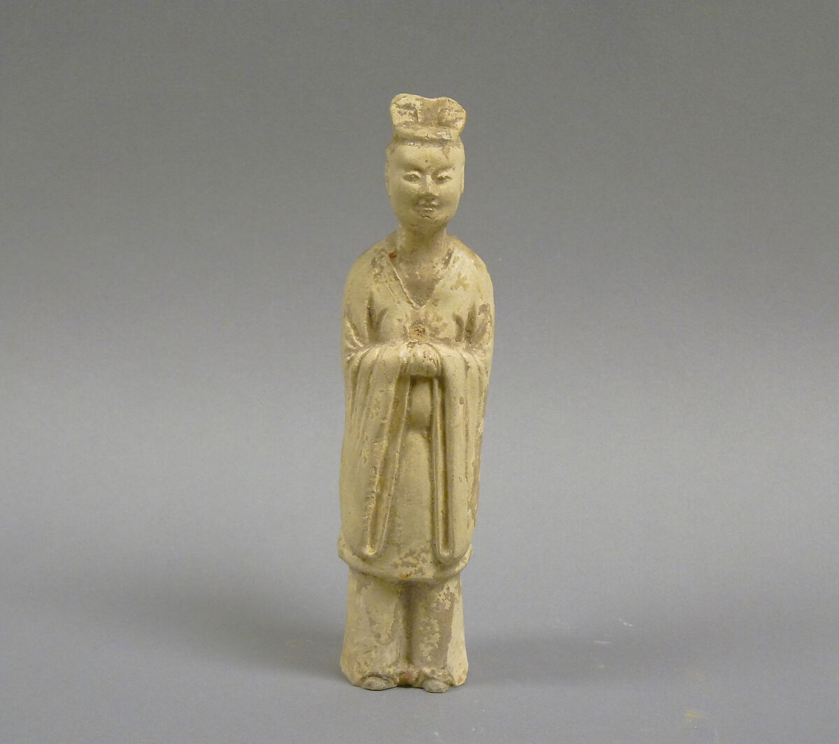 Figures, Unglazed pottery; only b: pottery, unglazed, whitish with traces of polychrome, China