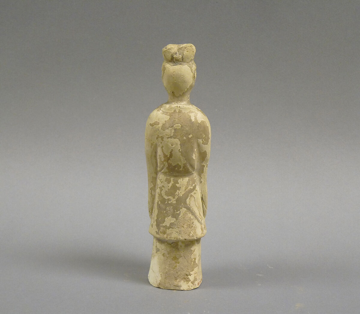 Figures, Unglazed pottery; only b: pottery, unglazed, whitish with traces of polychrome, China