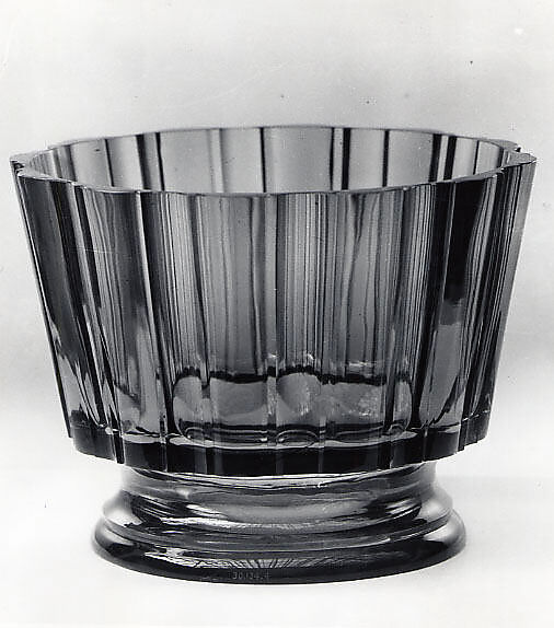 Bowl, Simon Gate (Swedish, Södra Fägeläs 1883–1945 Orrefors), Glass, Swedish 