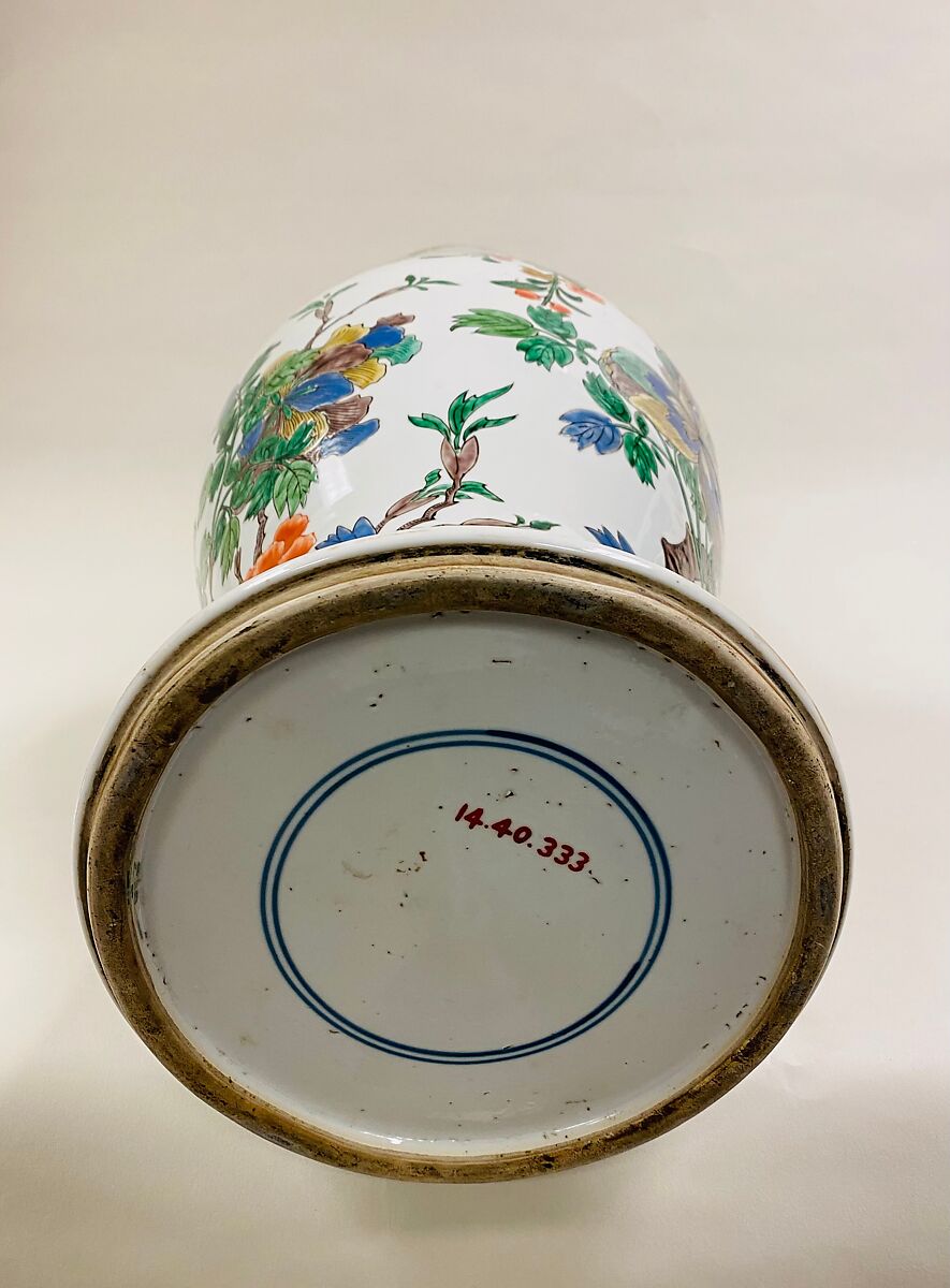 Vase with birds and flowers, Porcelain painted in overglaze polychrome enamels (Jingdezhen ware), China