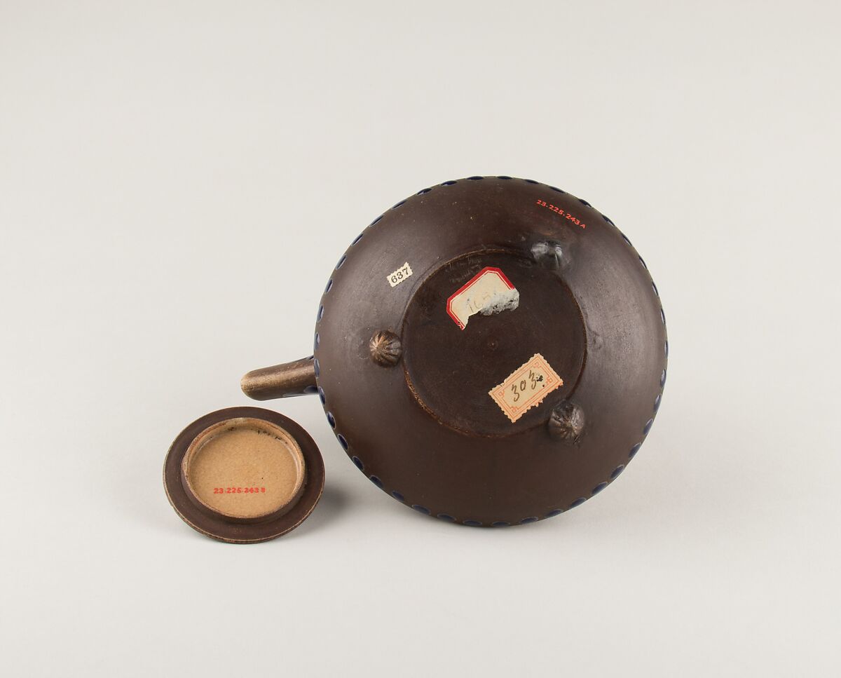 Wine pot, Rakutozan (Japanese,), Faience decorated in enamels in relief (Kyoto ware), Japan