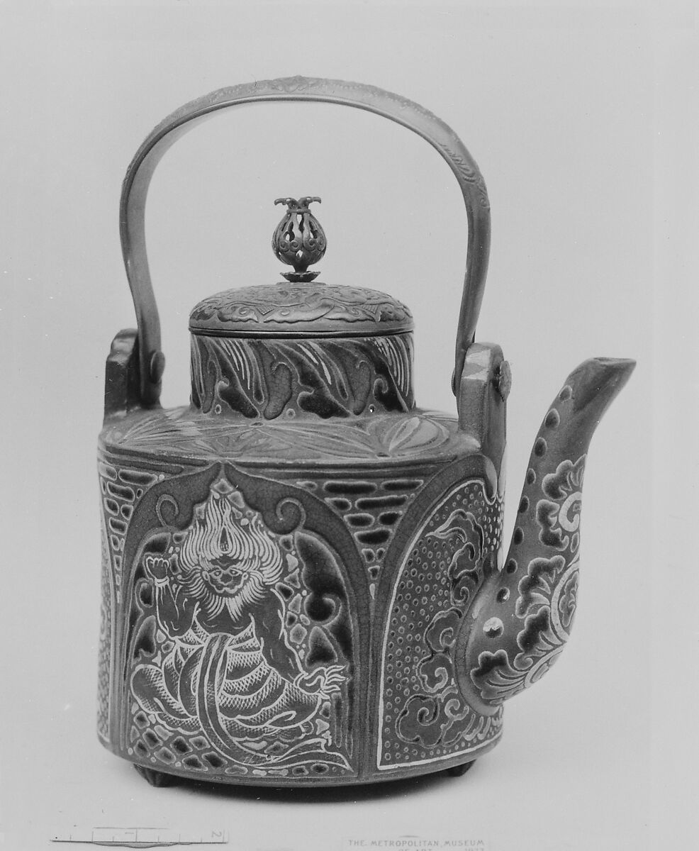 Kettle, Kinkozan, Faience with enamels; designs in low relief, Japan 