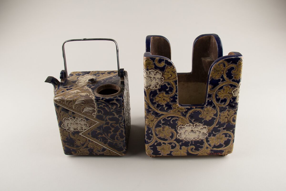 Wine kettle and boiler, Hozan, Faience enameled in colors, Japan