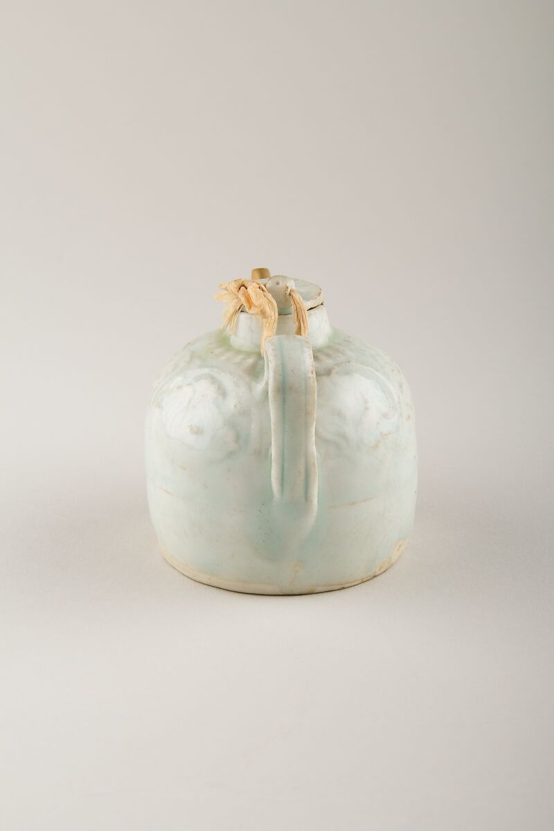 Bottle and cover, Clay, China (?)