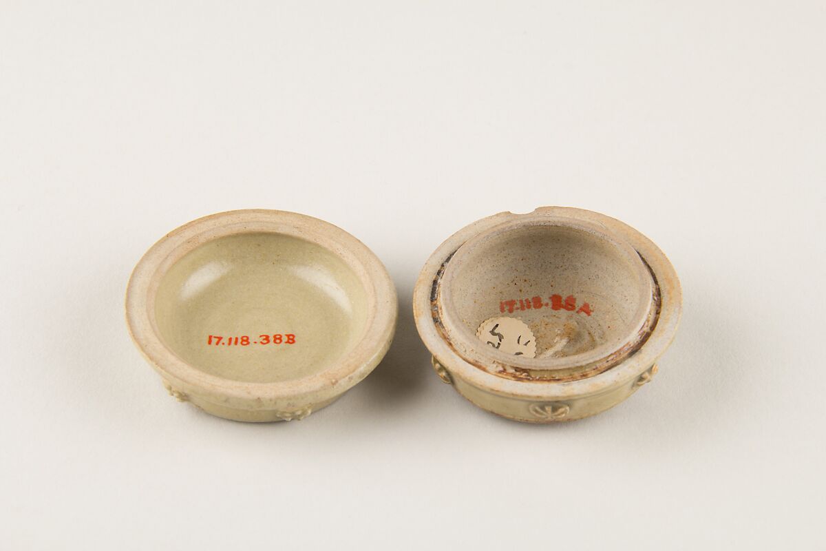 Rouge box, Clay, China (?)