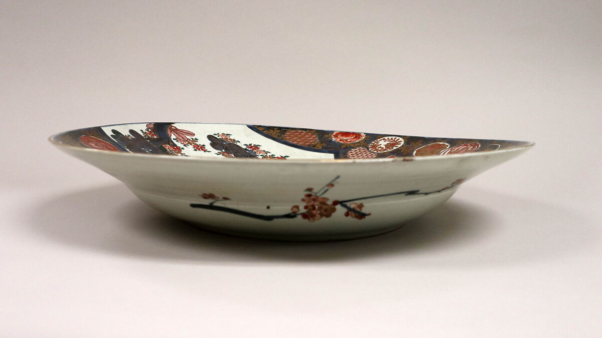 Large Dish, White porcelain decorated with blue under the glaze, polychrome enamels (Arita ware, Imari type), Japan