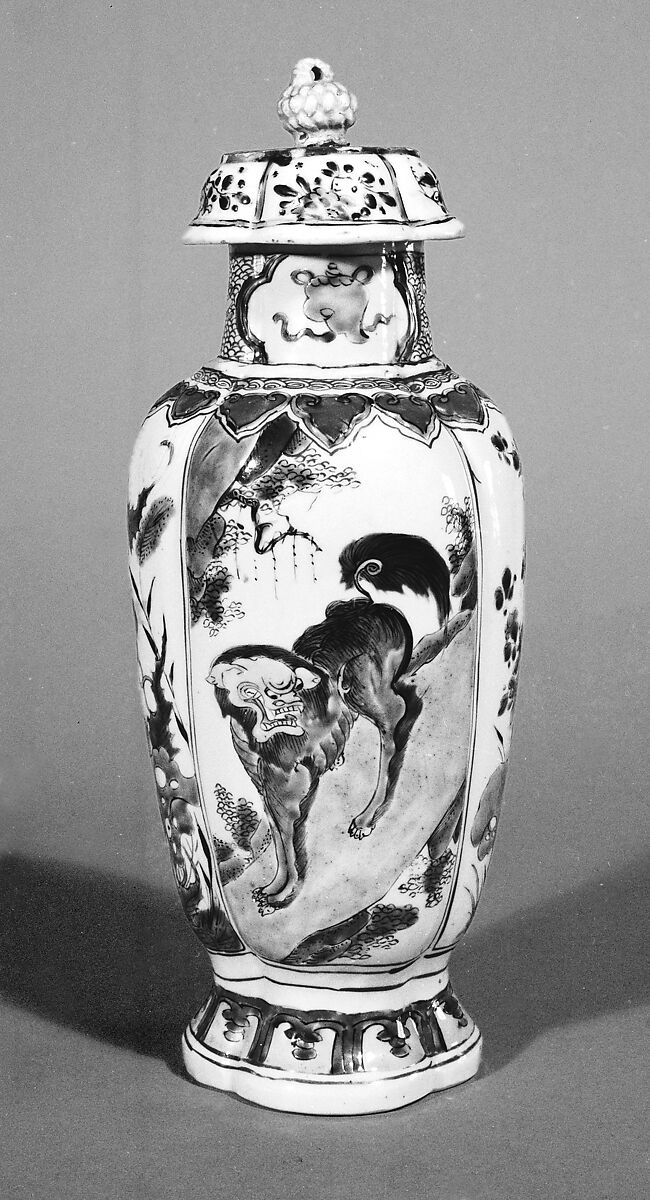 Jar with Lid, Porcelain decorated in famille verte enamels, China 
