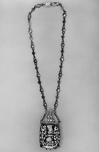 Pendant with chain