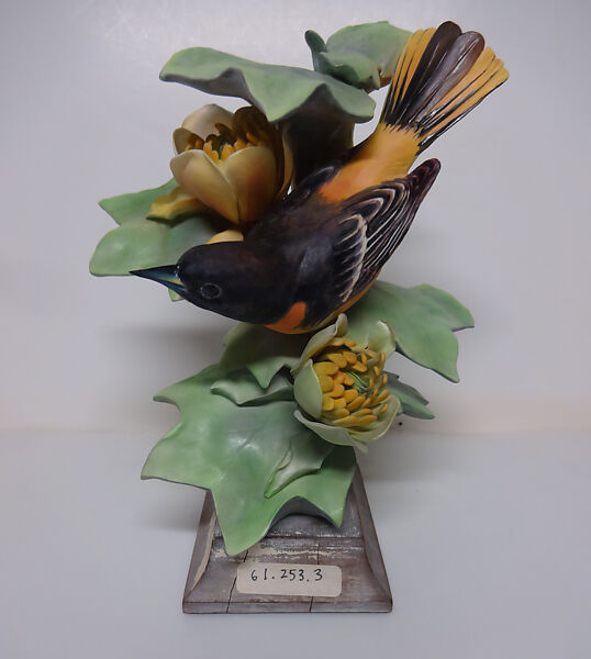 Baltimore Oriole and Tulip Tree, Dorothy Doughty (British, 1893–1963), Glazed bone china 