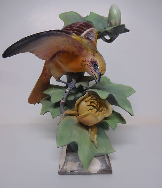 Baltimore Oriole and Tulip Tree, Dorothy Doughty (British, 1893–1963), Glazed bone china 