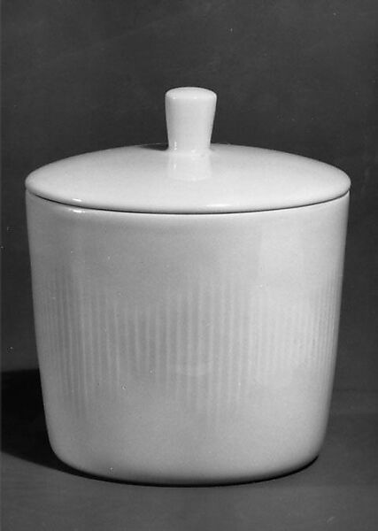 Sugar bowl, Axel Brüel (Danish, 1900–1977), Hard paste porcelain 