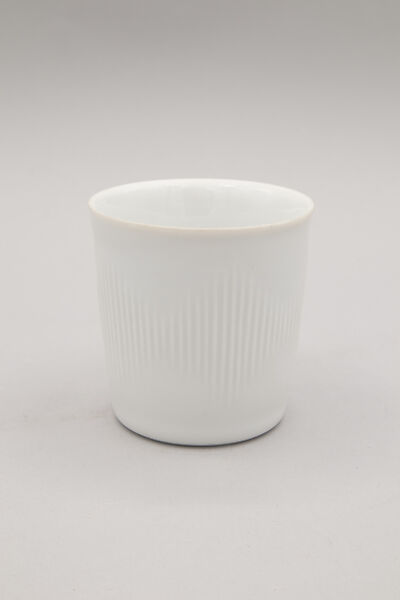 Cup, Axel Brüel (Danish, 1900–1977), Hard paste porcelain