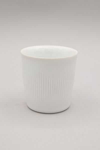 Cup, Axel Brüel (Danish, 1900–1977), Hard paste porcelain