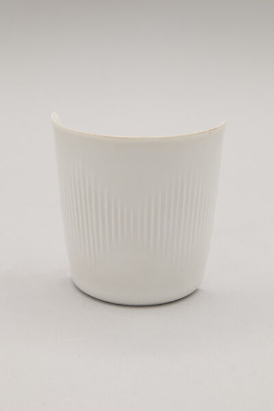 Cup, Axel Brüel (Danish, 1900–1977), Hard paste porcelain