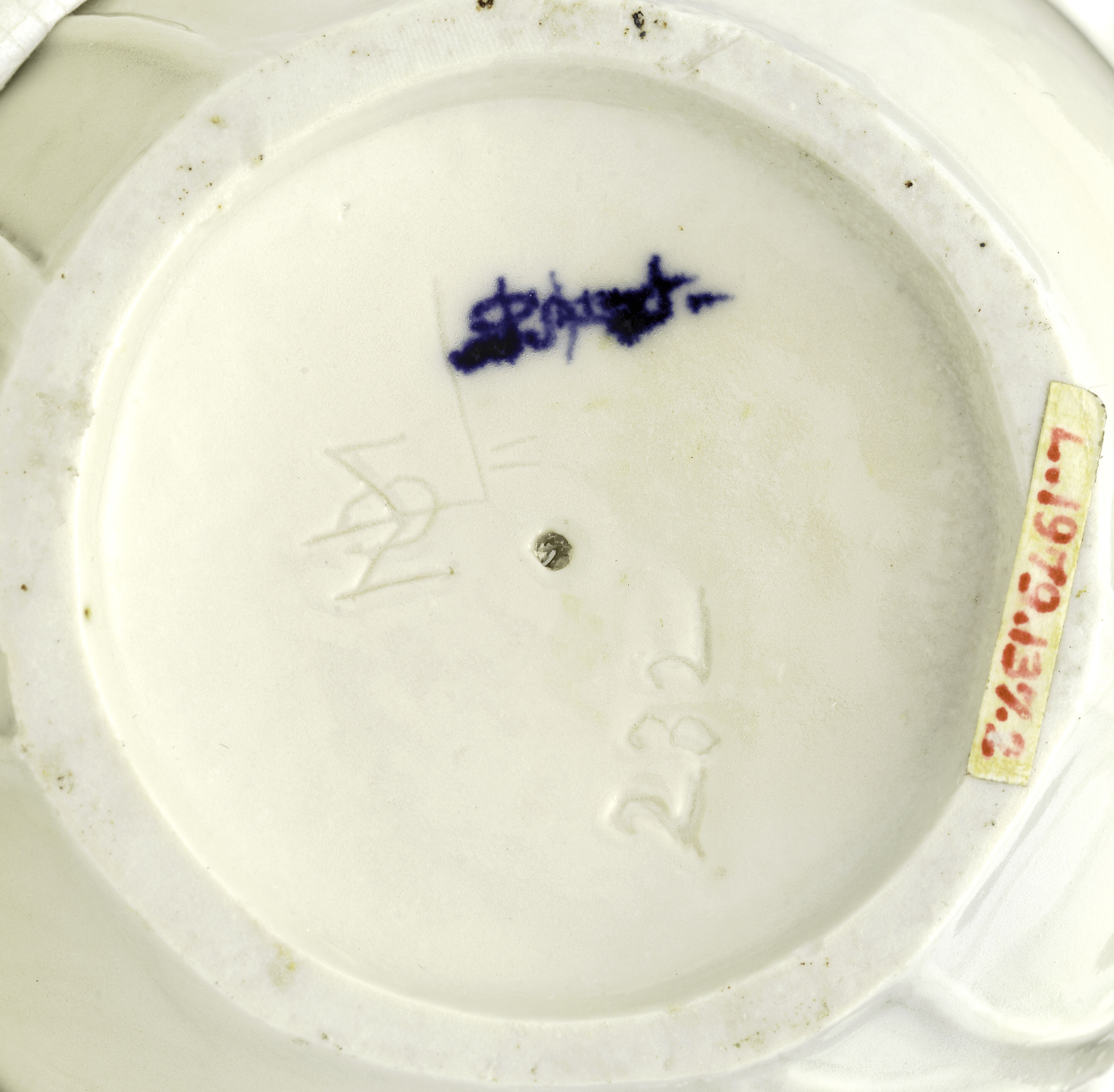 Vase, M. Louise McLaughlin (American, Cincinnati, Ohio 1847–1939 Cincinnati, Ohio), Porcelain, American