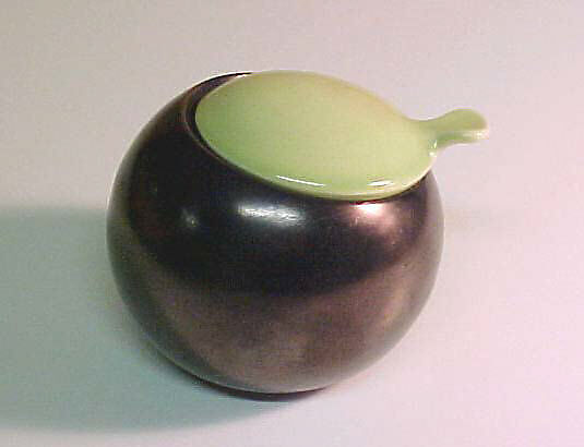 "Town & Country" Sugar Bowl, Eva Zeisel (American (born Hungary), Budapest 1906–2011 New York City, New York), Glazed earthenware 