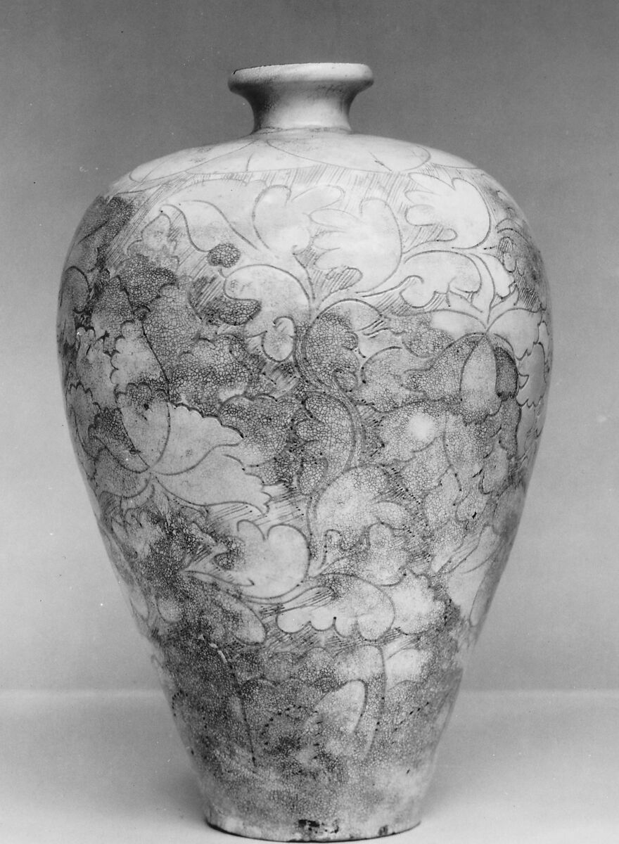 Vase, Stoneware with sgraffito decoration (Cizhou ware), China