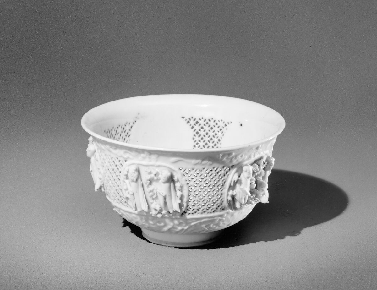Bowl (one of a pair), Porcelain with low- and high-relief and pierced decoration, in the biscuit and under a clear glaze, China 