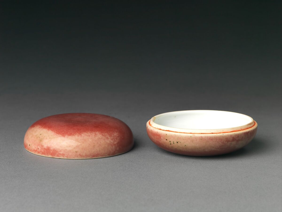Seal paste box, Porcelain with peach-bloom glaze (Jingdezhen ware), China