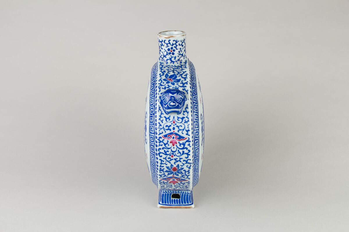Flask, Porcelain painted in overglaze enamels, China