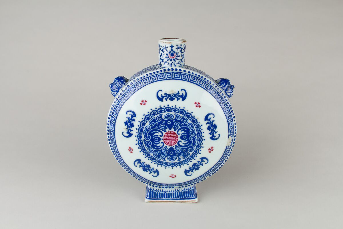 Flask, Porcelain painted in overglaze enamels, China