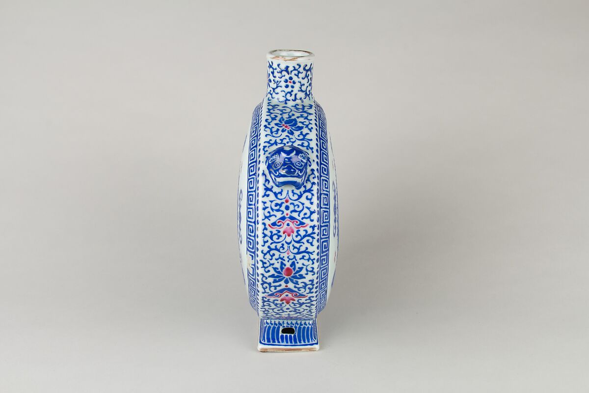 Flask, Porcelain painted in overglaze enamels, China