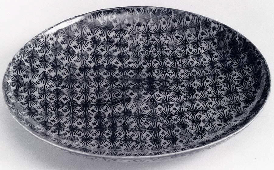 Plate with Design of Pine Needles, Porcelain with overglaze enamels (Hizen ware, Ko Kutani style), Japan 
