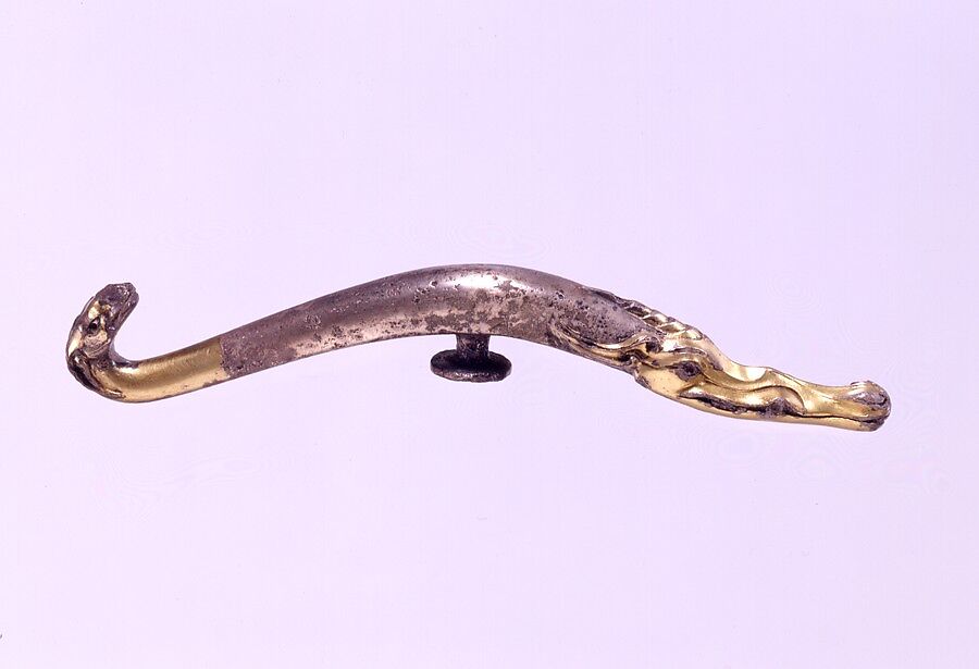 Belt Hook in the Shape of a Sinuous Creature, Silver with gold foil, China 