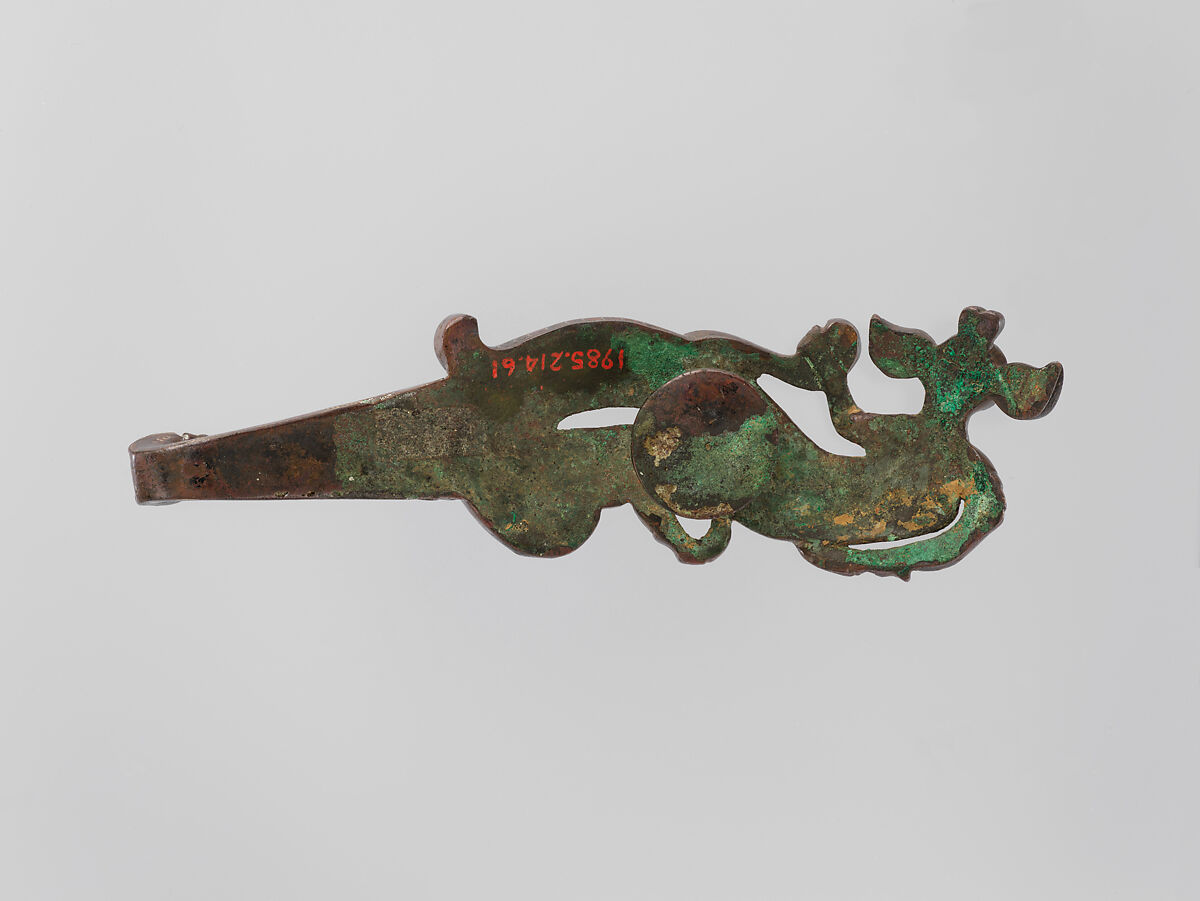 Belt hook in the shape of a mythical creature, Bronze inlaid with gold and silver, China