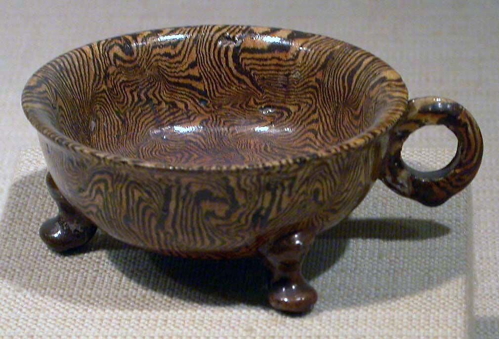 Tripod cup with ring handle (bei), Earthenware with marblized body and brown glaze, China 
