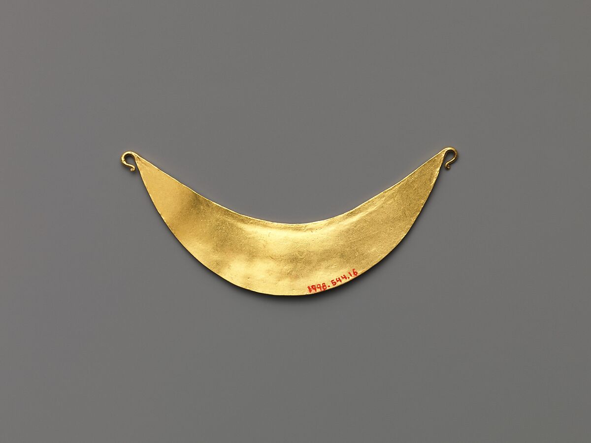 Moon-Shaped Pendant, Gold, Indonesia (Java)