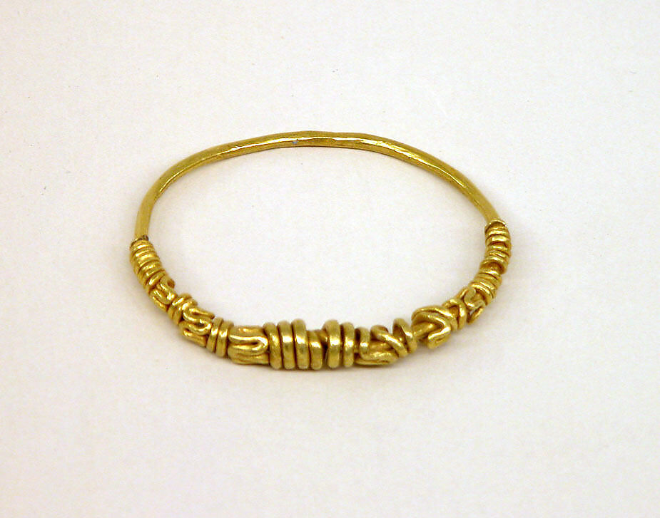 Small Bracelet of Twisted Wire, Gold, Indonesia (Java) 