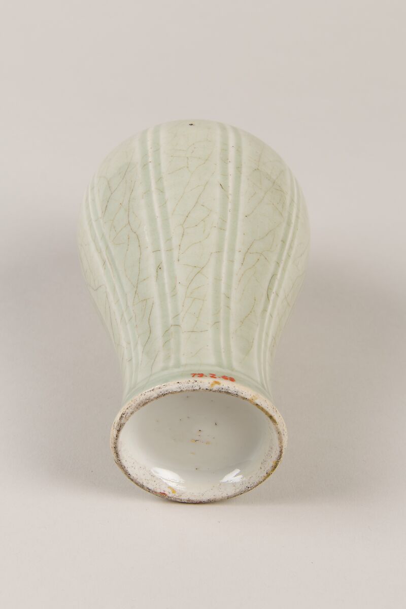 Vase, Porcelain with celadon glaze, China