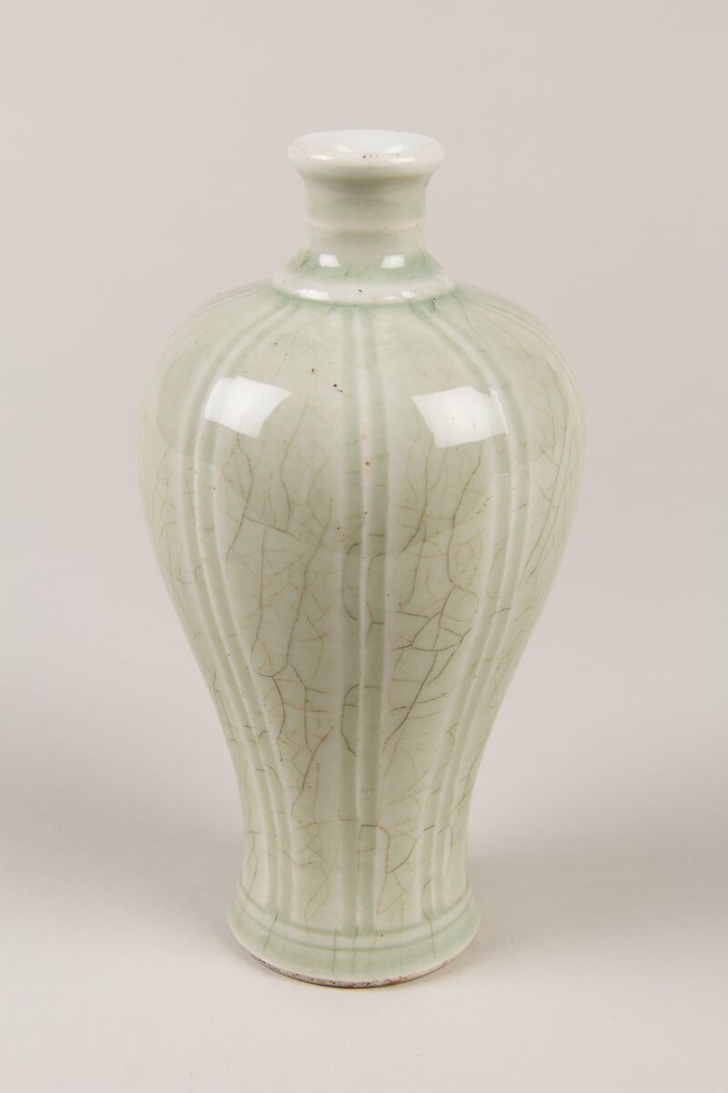 Vase, Porcelain with celadon glaze, China 